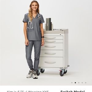 FIGS GRAPHITE GREY SCRUB SET